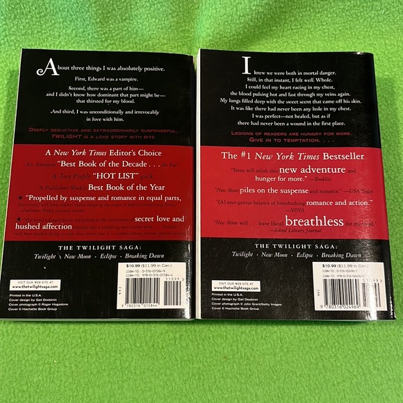 Stephanie Meyer Twilight & New Moon Softcover Books - Picture 4 of 4